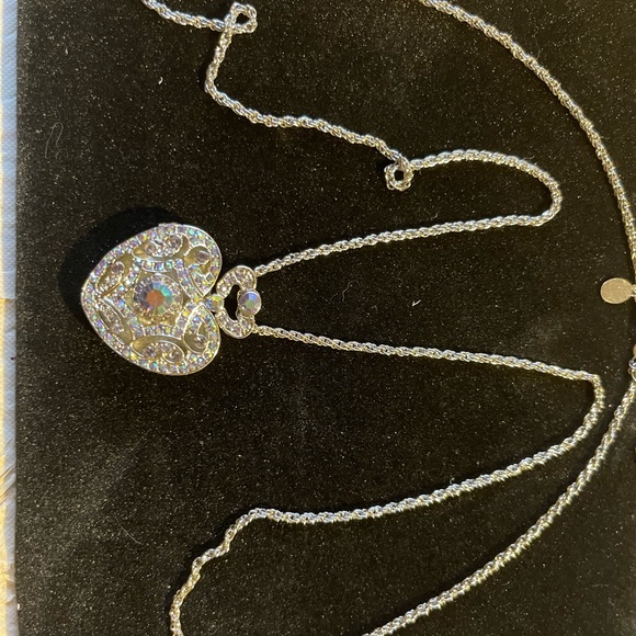 Kirk’s folly necklace - Picture 2 of 3